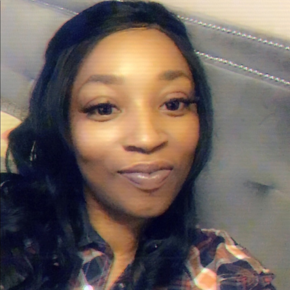 Meet your Posher, Nikki